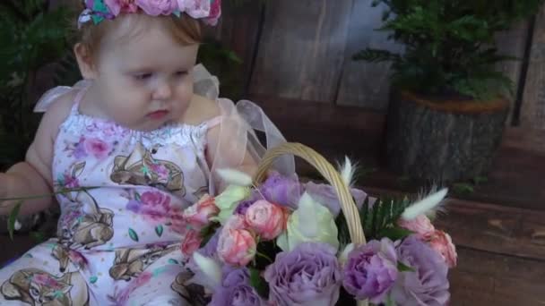 Feliz Cumpleaños Años Niña Vestido Decoraciones Con Flores — Vídeos de Stock