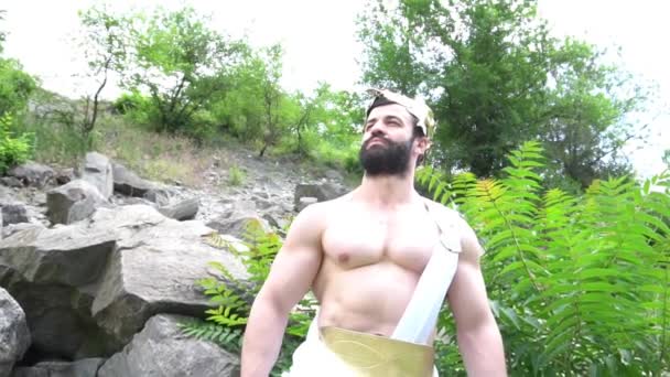 Slow Motion Posing Levande Staty Med Muskulös Kropp Grekisk Gud — Stockvideo