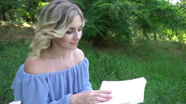 Slow Motion Charming Woman Enjoying Reading Book Garden Sunny Day — Vídeos de Stock