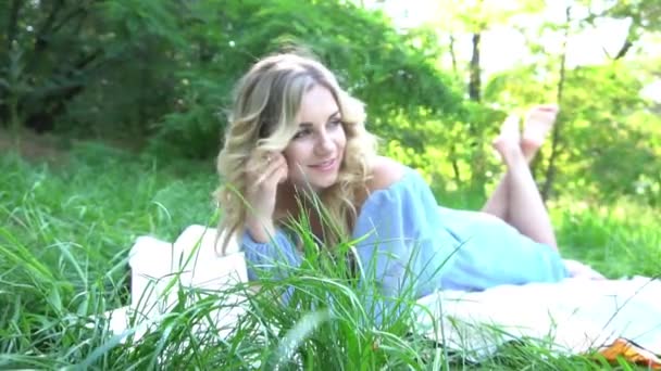 Young Woman Long Hair Sitting Outdoors Summer Field Grass Enjoying — Stockvideo