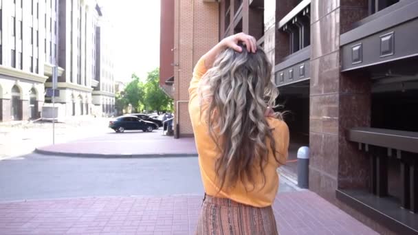 Slow Motion Stylish Young Model Girl Elegant Clothes Outdoors — Stock Video