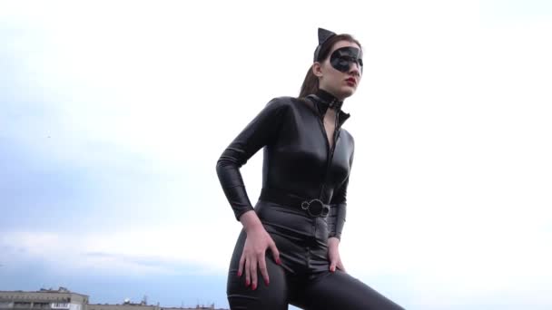 Kinky Woman Sexy Costume Posing — Vídeo de stock