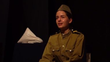 Slow Motion Askeri Kadın Yeşil üniformalı