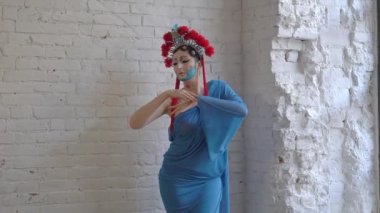 Slow Motion girl in traditional Japanese kimono