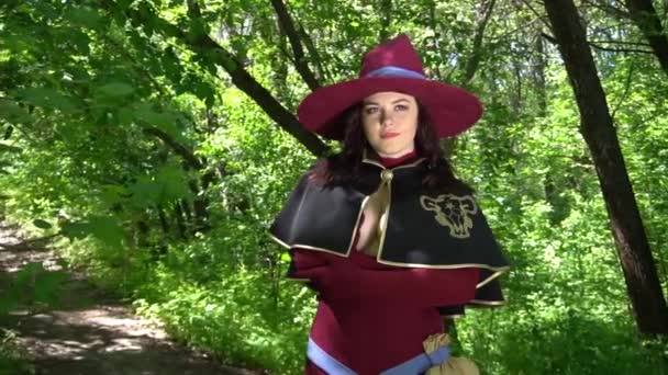 Slow Motion Halloween Woman Witch Costume Outdoors — Vídeo de Stock