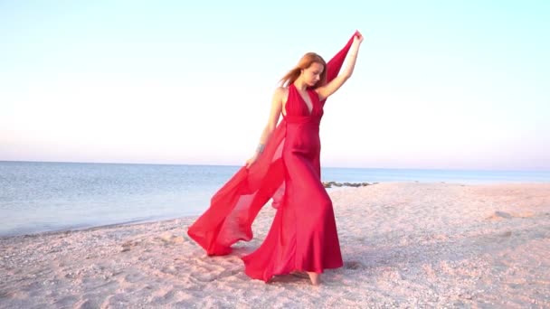 Woman Perfect Body Trendy Red Chiffon Flying Wind Sea — Stockvideo