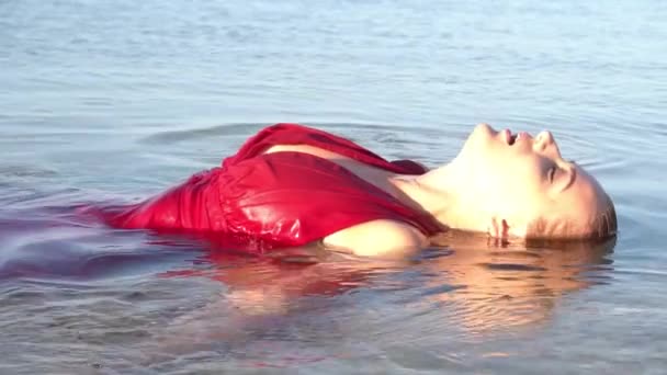 Slow Motion Beautiful Woman Laying Sea — Wideo stockowe