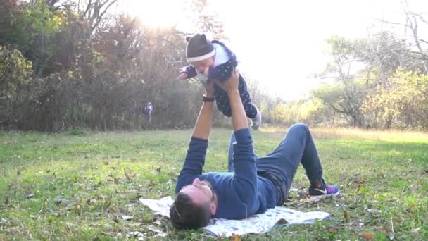 Slow Motion Happy Father Son Having Fun Yellow Autumn Park — Video