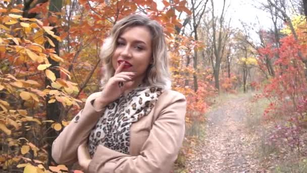 Slow Motion Autumn Girl — Wideo stockowe