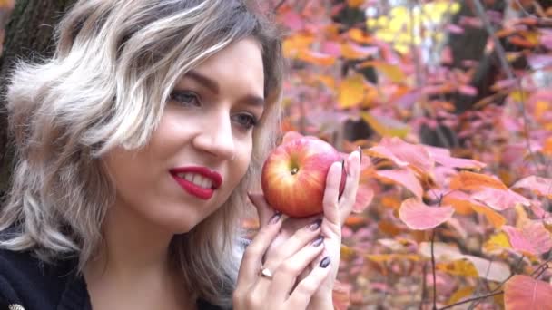 Slow Motion Outdoor Autumn Portrait Beautiful Young Woman — Video