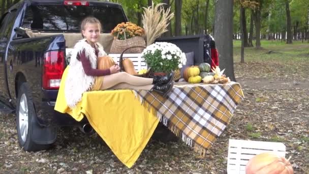 Slow Motion Girl Celebrate Halloween Have Fun Kids Trick Treating — Stockvideo