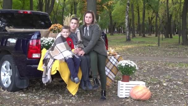 Family Celebrating Halloween Car Trunk Having Fun Together Autumn — Stock Video