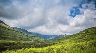 Yolda Drakensberg için
