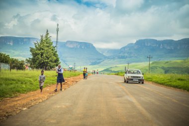 Yolda Drakensberg için