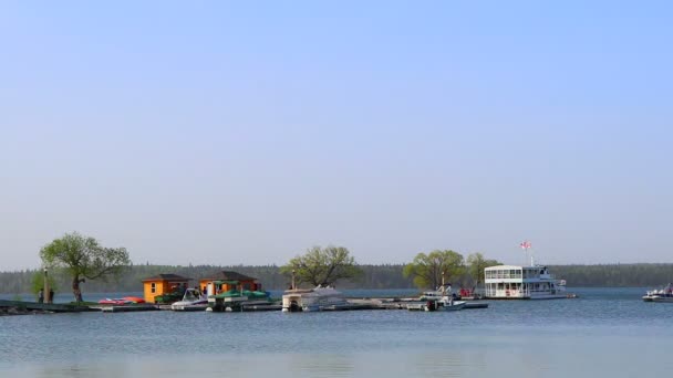 Clear Lake Marina vid solnedgången — Stockvideo