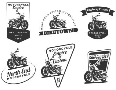 Klasik motosiklet amblemleri, rozetleri ve simgeleri seti.