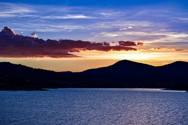 Lago Jindabyne foreshore pôr do sol na Austrália — Fotografia de Stock