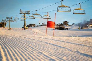 Erken sabah ayarlanan slalom yarışı Sahası