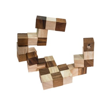 Beyaz arka plan üzerinde ahşap blok