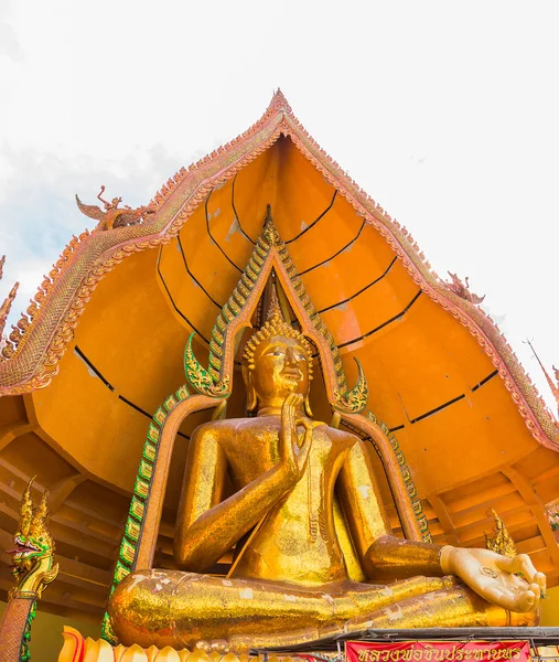 Luang Pho Chin em kanchanaburi na Tailândia — Fotografia de Stock