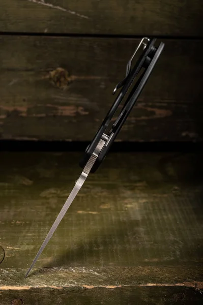 Bıçağın Son Görüntüsü Bıçağın Içi Çakı Mekanizması Dikey Çerçeve — Stok fotoğraf