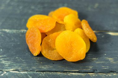 Kuru Kayısı. Meyve yararlı vitaminler sağlıklı. Önden görünüm