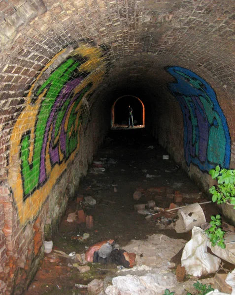 Dunkler Tunnel Eines Verlassenen Gebäudes — Stockfoto