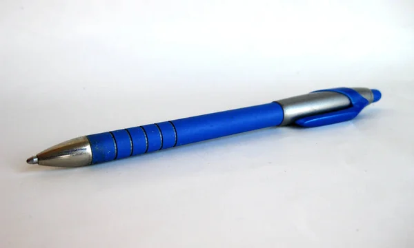 Синяя Шариковая Ручка Белом Фоне — стоковое фото