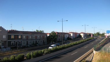 Yazın çift yönlü otoyol.