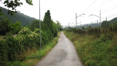 Bulutlu Bask ülkesinin manzaraları.