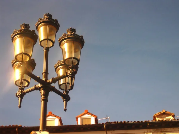 Lampadaire Classique Dans Rue — Photo