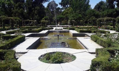 Baharda çeşmeli parklar.