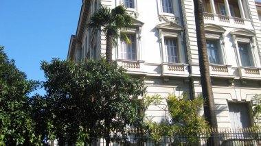 Gündüz İtalyan binaları.