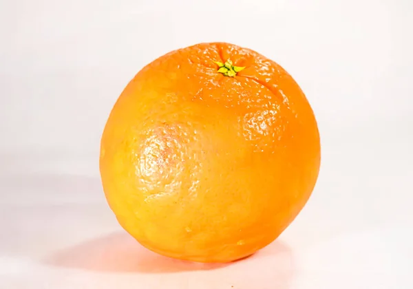 Pomarańczowy Liściem Białym Tle — Zdjęcie stockowe