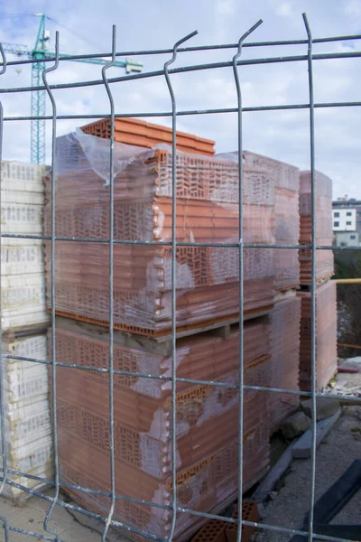 Guindaste Construção Com Edifícios Céu Fundo Com Edifícios Céu Fundo — Fotografia de Stock