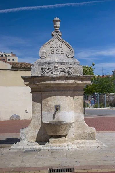 Fontana Del 1929 Nel Centro Storico Gamonal Burgos — Foto Stock