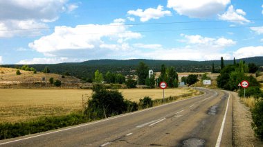 İspanya 'nın kırsal dağ manzaraları.