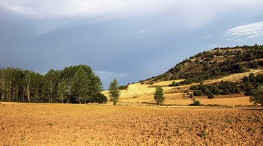 İspanya 'nın kırsal dağ manzaraları.