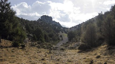 İspanya 'nın kırsal dağ manzaraları.