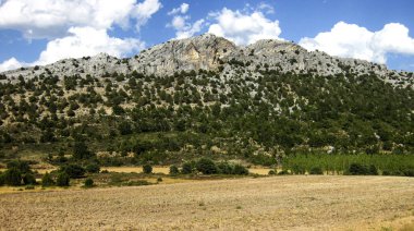 İspanya 'nın kırsal dağ manzaraları.