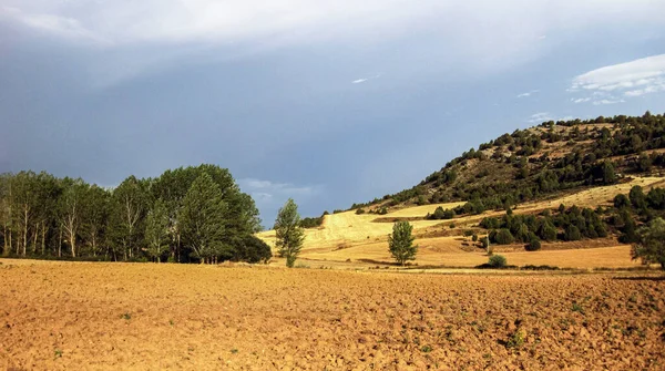 İspanya 'nın kırsal dağ manzaraları.