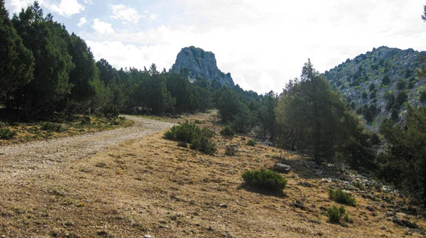 İspanya 'nın kırsal dağ manzaraları.