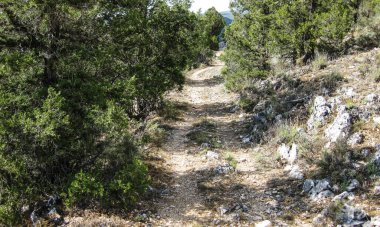 İspanya 'nın ekili tarlaları ve dağları.