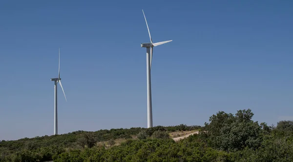 Turbinas Eólicas Una Montaña —  Fotos de Stock