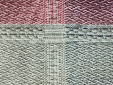 Damalı desenli ve geometrik dokuma ile kumaş dokusuna yakın çekim