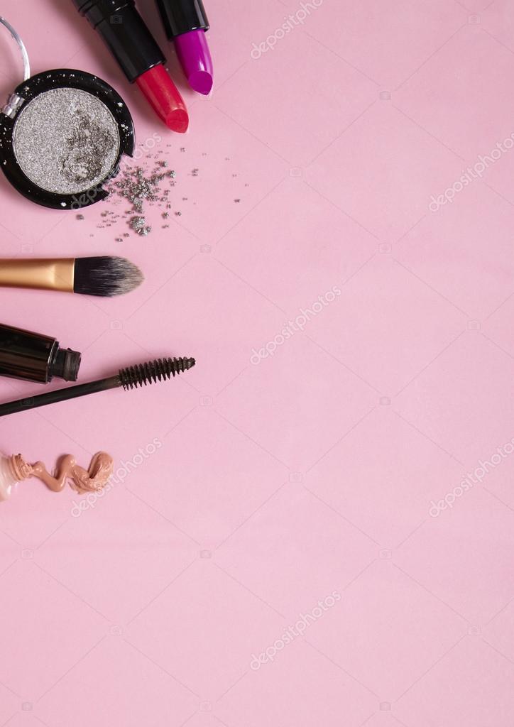 Make up border on pink Photo by ©bstarsmore