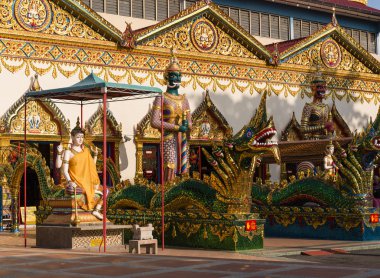 Pan bir antik Birmanya Budist tapınağı dış avlusu