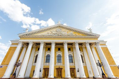 Opera ve bale Tiyatrosu Glinka Chelyabinsk almıştır