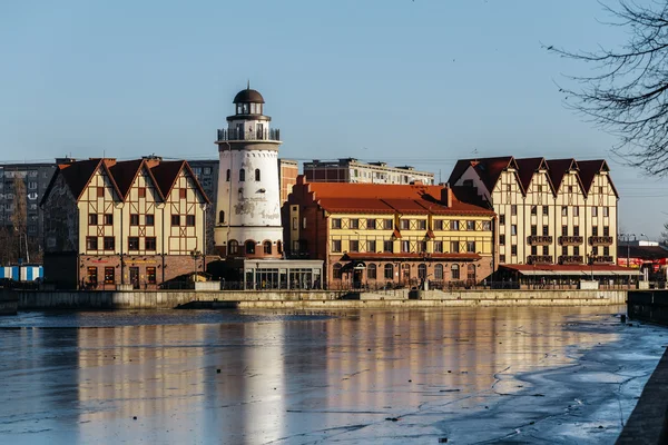 Village de pêcheurs - centre ethnographique et artisanal à Kaliningrad. Quartier, maisons construites dans le style allemand . — Photo