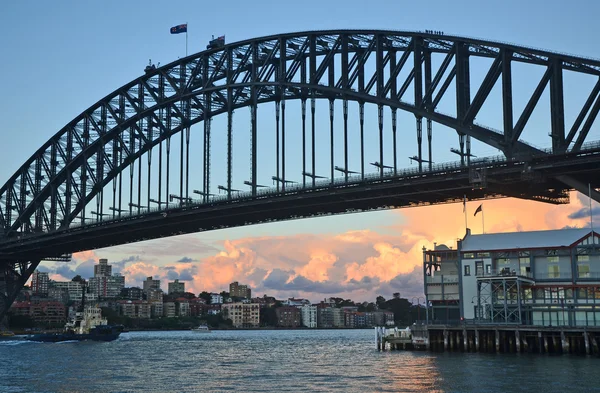 Łuk Grand Sydney Harbour Bridge o zachodzie słońca — Zdjęcie stockowe